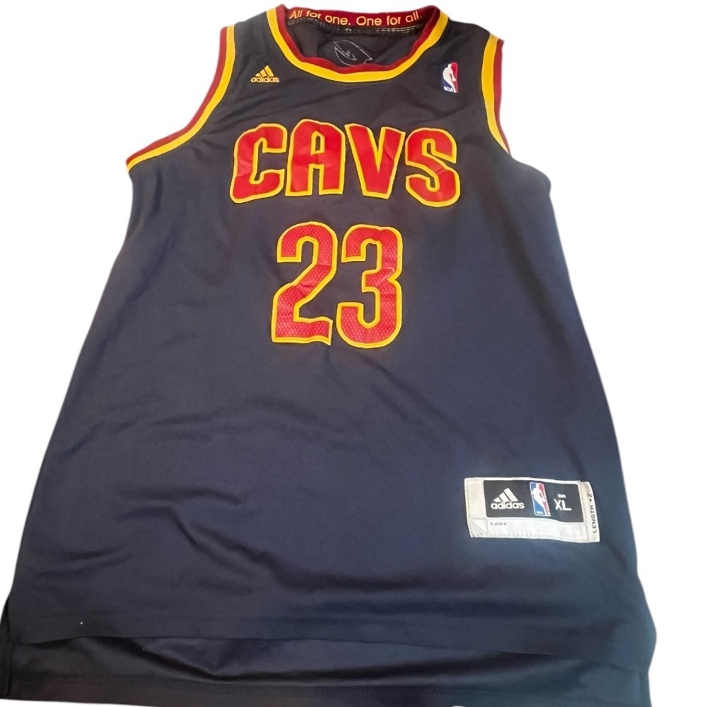 RARE Adidas LeBron James Signed Sz XL Cleveland Cavaliers Swingman Jersey